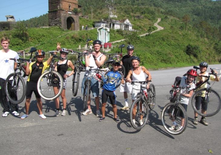 Cycling to Hue through countryside roads